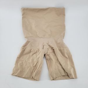 Assets by Spanx shaper shorts M beige